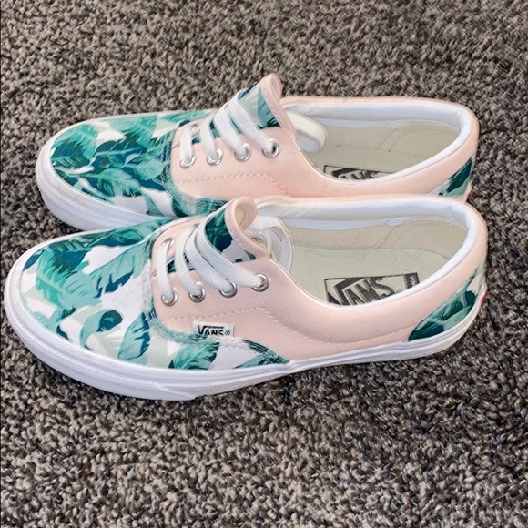 Custom Vans - Picture 3 of 8